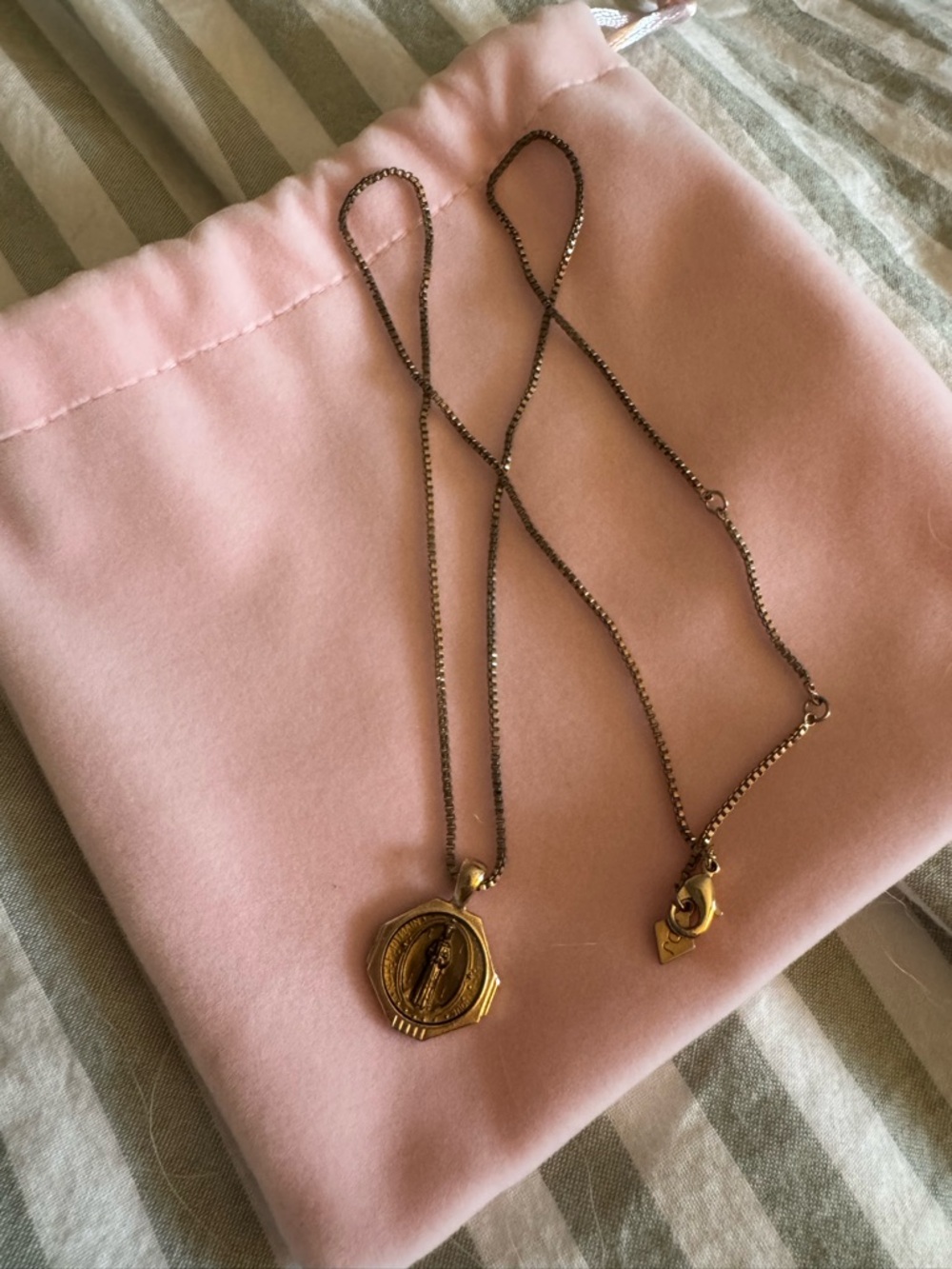 Gold Virgin Mary Medallion Necklace - Women Jewelry - Picture 4 of 6